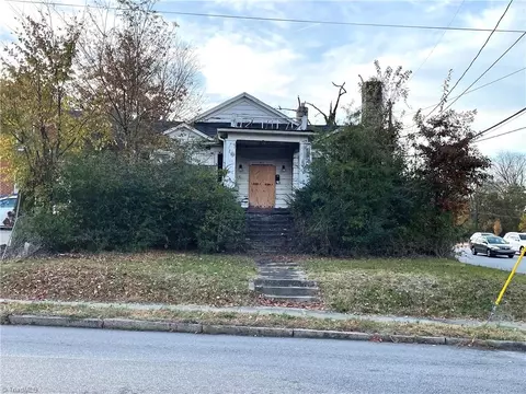 423 Edgeworth St, Greensboro, NC 27401