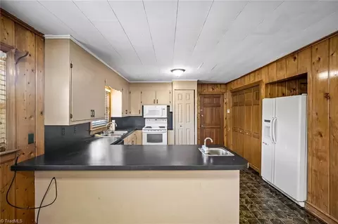 7 13th Ave E, Lexington, NC 27292 photo 5