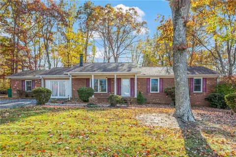 136 Oak Ridge Dr, Mount Airy, NC 27030