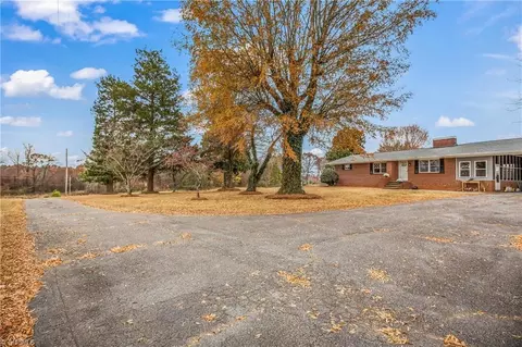 1428 Billy Reynolds Rd, Yadkinville, NC 27055