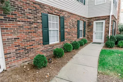 614 Scholastic Dr, Winston Salem, NC 27106