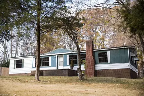 180 Melodybrook Cir, Woodleaf, NC 27054