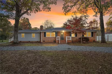 6902 Beecher Rd, Pleasant Garden, NC 27313