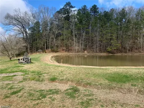 692 Lazy River Dr, Lexington, NC 27295
