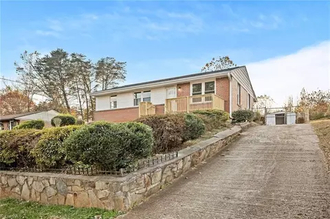 2712 Teresa Ave, Winston Salem, NC 27105