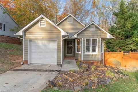7 Brookshire Ct, Greensboro, NC 27455