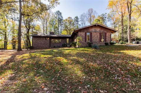 3001 Madison Ave, Greensboro, NC 27403
