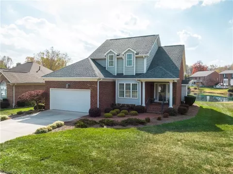 1408 Davenport Ct, Kernersville, NC 27284