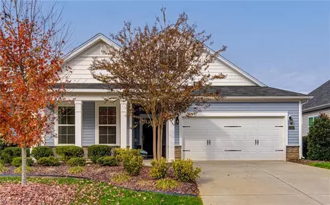 5157 Garnet Hill Dr, Clemmons, NC 27012
