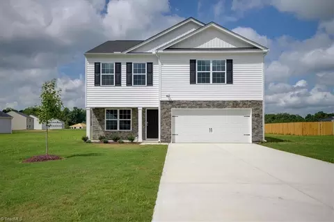 144 Carriage Cove Cir, Mocksville, NC 27028