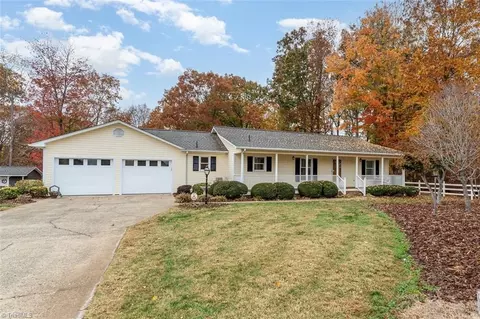 885 Rockcliff Ter, Asheboro, NC 27205