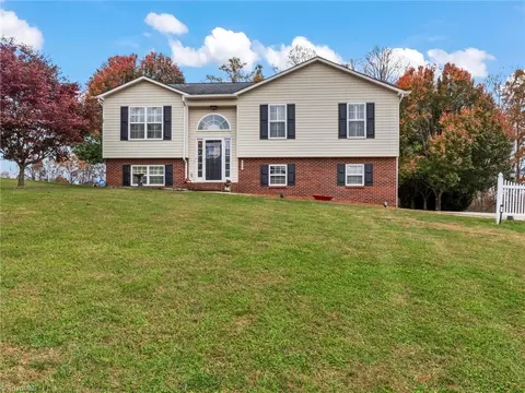 213 Page Farm Rd, Mount Airy, NC 27030