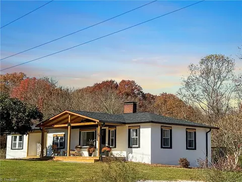 404 Pardue Farm Rd, Ronda, NC 28670