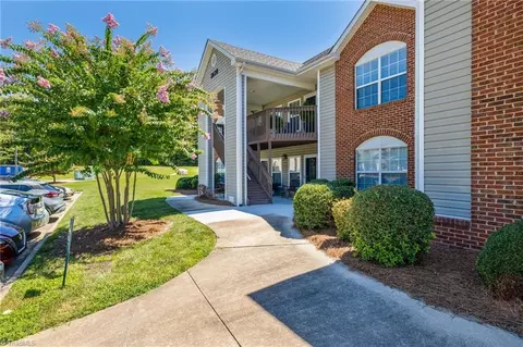 2620 Ingleside Dr #2B, High Point, NC 27265