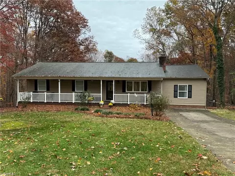 242 Scenic Dr, King, NC 27021