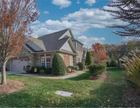 5284 Esher Dr, Walkertown, NC 27051