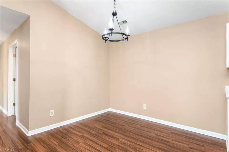  7143 Friendly Ave #G, Greensboro, NC 27410 photo 3