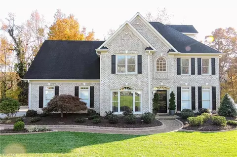 3601 Timberoak Dr, Greensboro, NC 27410