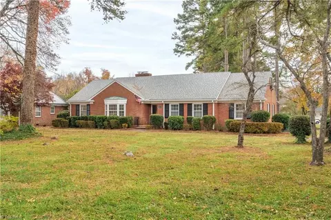 3819 Friendly Ave W, Greensboro, NC 27410