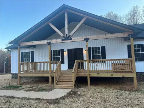 2143 Todd Dr, Trinity, NC 27370 photo 3