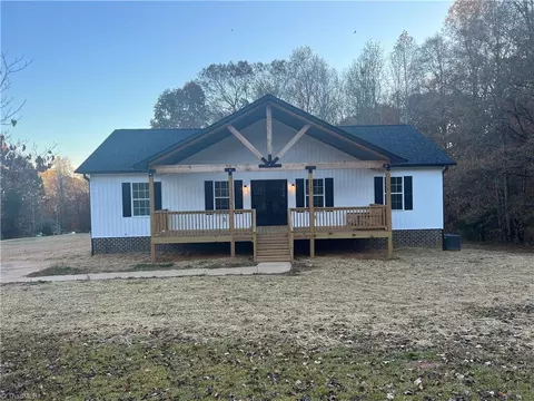 2143 Todd Dr, Trinity, NC 27370 photo 7