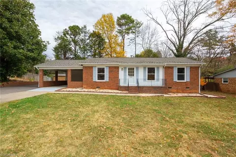 101 Flintfield Dr, Winston Salem, NC 27103