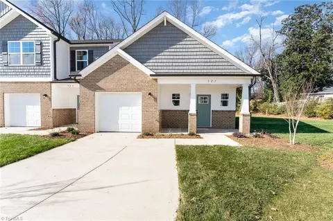 927 Cannon Crossing Cir, Greensboro, NC 27410