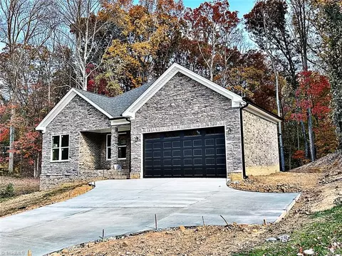 10 Arita Cir, Winston Salem, NC 27105