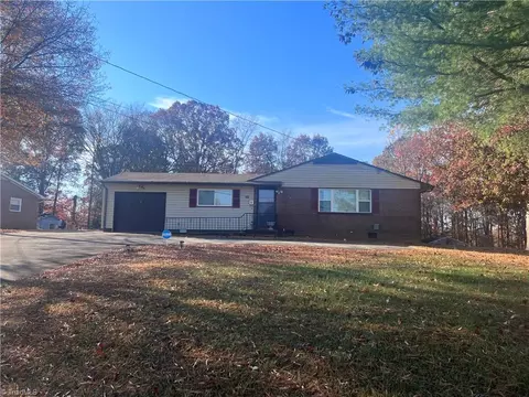 2640 Reynolds Park Rd, Winston Salem, NC 27107