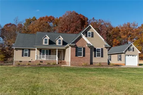6552 Welborn Ridge Ct, Thomasville, NC 27360