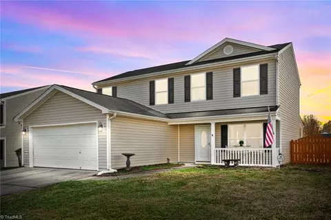 200 Julian Pond Ln, Kernersville, NC 27284