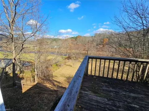 420 Beau Rivage Dr, Crumpler, NC 28617