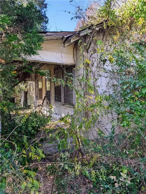 5420 Old Walkertown Rd, Winston Salem, NC 27105