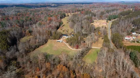 2334 Horseshoe Rd, Westfield, NC 27053