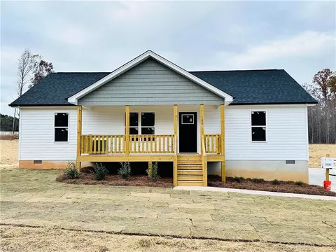 120 Village Ave, Thomasville, NC 27360