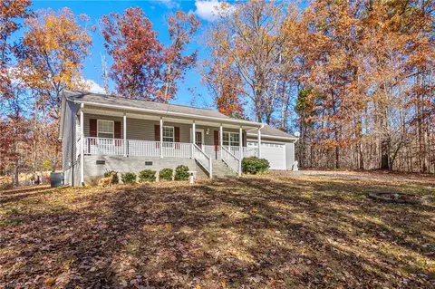 4170 Williamsburg Dr, Trinity, NC 27370 photo 3