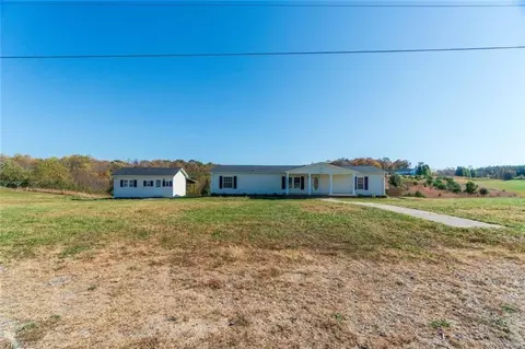 1110 Windy Ridge Rd, Sandy Ridge, NC 27046