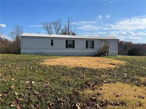 511 Damascus Church Rd, Wilkesboro, NC 28697