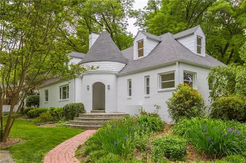102 Wedgedale Ave, Greensboro, NC 27403