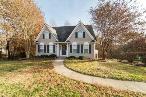 4017 Lofter Ct, Pfafftown, NC 27040