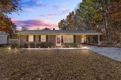 1027 Cannon Heights Dr, Asheboro, NC 27205