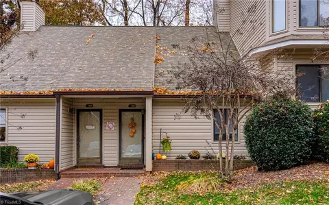 302 Winding Forest Dr, Winston Salem, NC 27104
