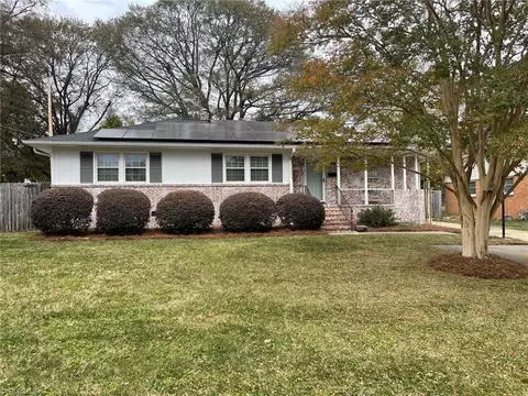 2306 Chatham Dr, Greensboro, NC 27408