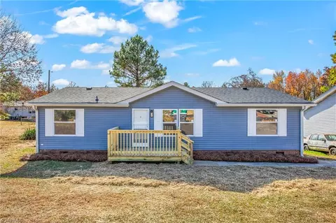 1122 Nathan Hunt Dr, High Point, NC 27260