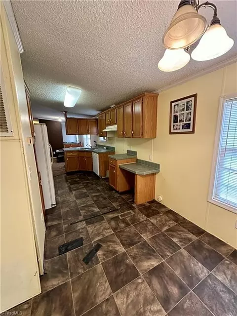10158 Traphill Rd, Traphill, NC 28685 photo 4