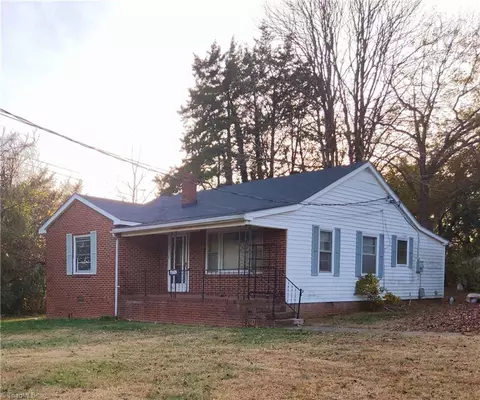 2240 Brindle St, Winston Salem, NC 27107