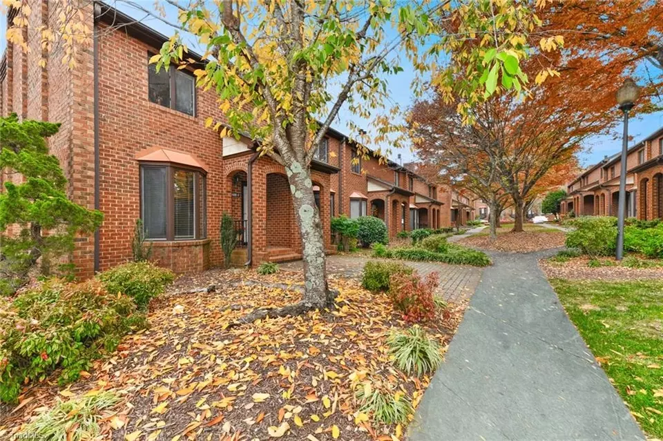 622 Walker Ave F, Greensboro, NC 27401 32 Photos Movoto