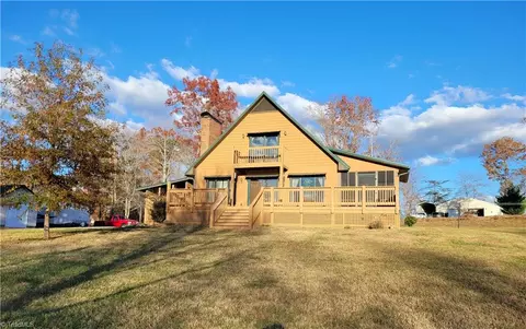 4547 W Nc Highway 704, Westfield, NC 27053