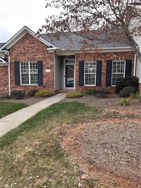 133 Stadium Oaks Dr, Clemmons, NC 27012