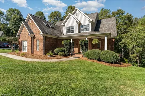 6118 Chalet Dr, Oak Ridge, NC 27310